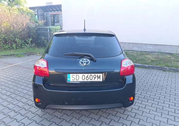 Toyota Auris cena 31900 przebieg: 163000, rok produkcji 2011 z Sławków małe 106